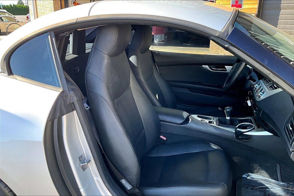 Used 2011 BMW Z4 sDrive35i RWD image 10