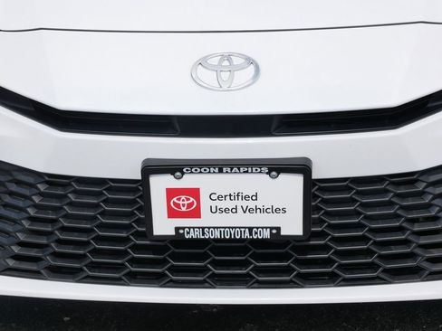 Used 2026 Toyota Camry SE AWD/4WD image 9