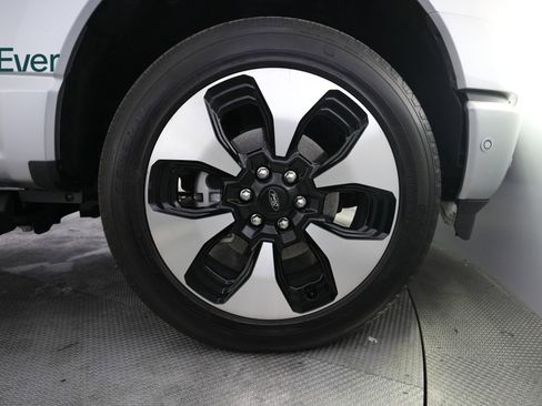 Used 2023 Ford F150 Lightning Platinum AWD/4WD image 14
