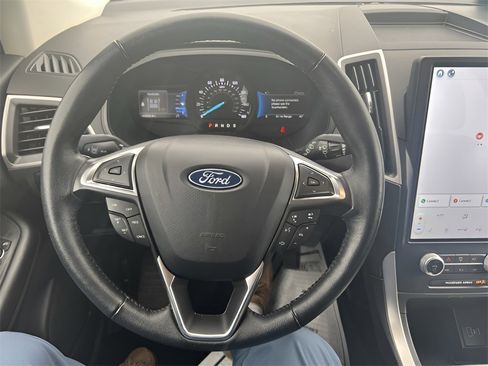 Used 2023 Ford Edge SEL image 12