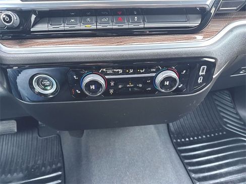 Used 2022 Chevrolet Silverado 1500 LT image 17