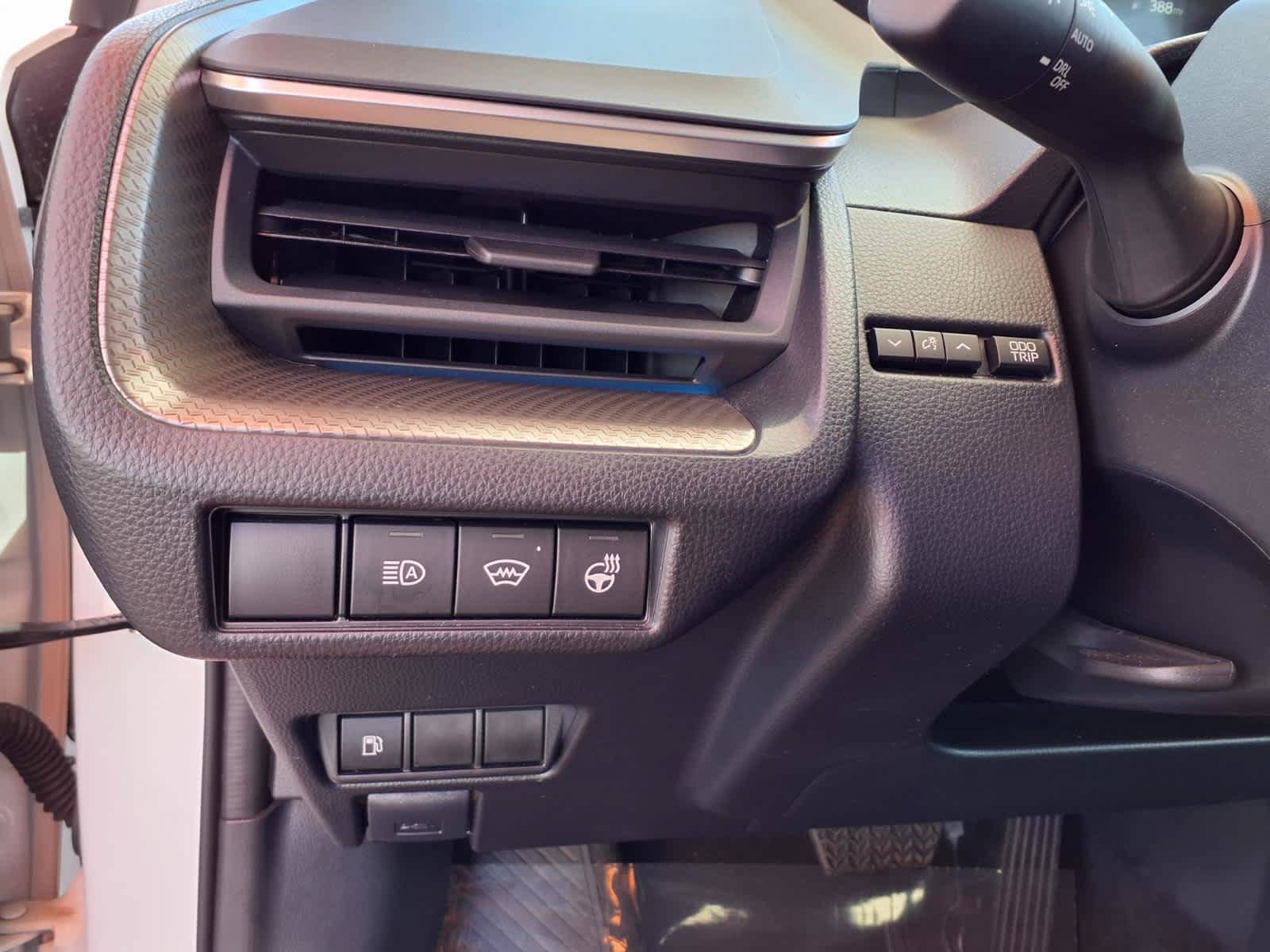 Certified 2026 Toyota Prius XLE FWD image 17