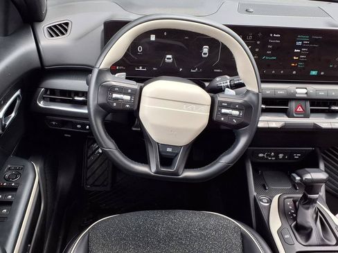Used 2025 Kia K4 GT-Line FWD image 4