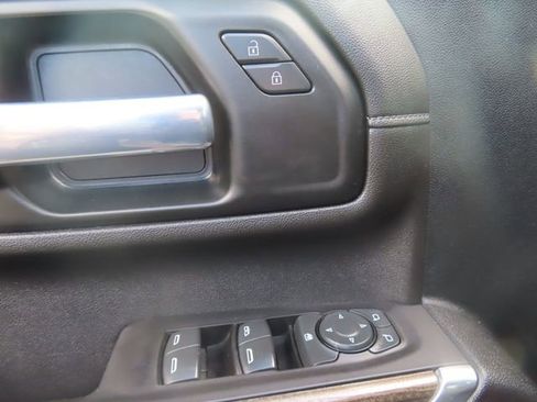 Used 2021 Chevrolet Silverado 2500 LT w/ Convenience Package image 14