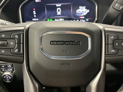 Used 2025 GMC Sierra 3500 Denali Ultimate AWD/4WD image 16