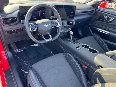 Used 2025 Ford Mustang Convertible RWD image 9