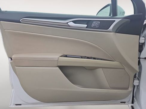 Used 2020 Ford Fusion SEL image 16