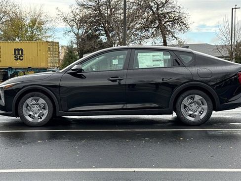 New 2025 Kia K4 LX image 10