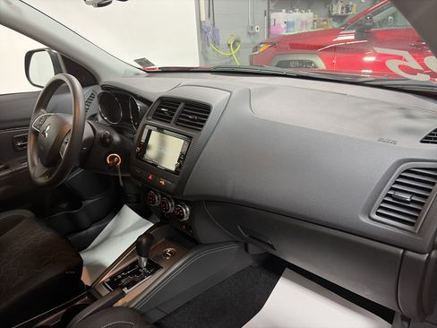 Used 2025 Mitsubishi Outlander Sport ES AWD/4WD image 30