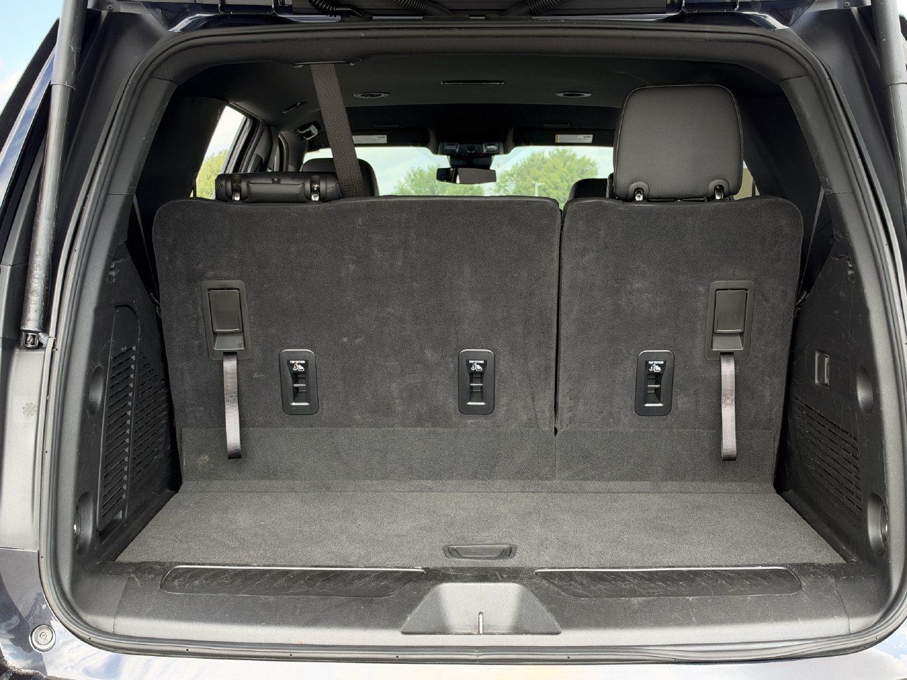 Certified 2025 Chevrolet Tahoe LT RWD image 29