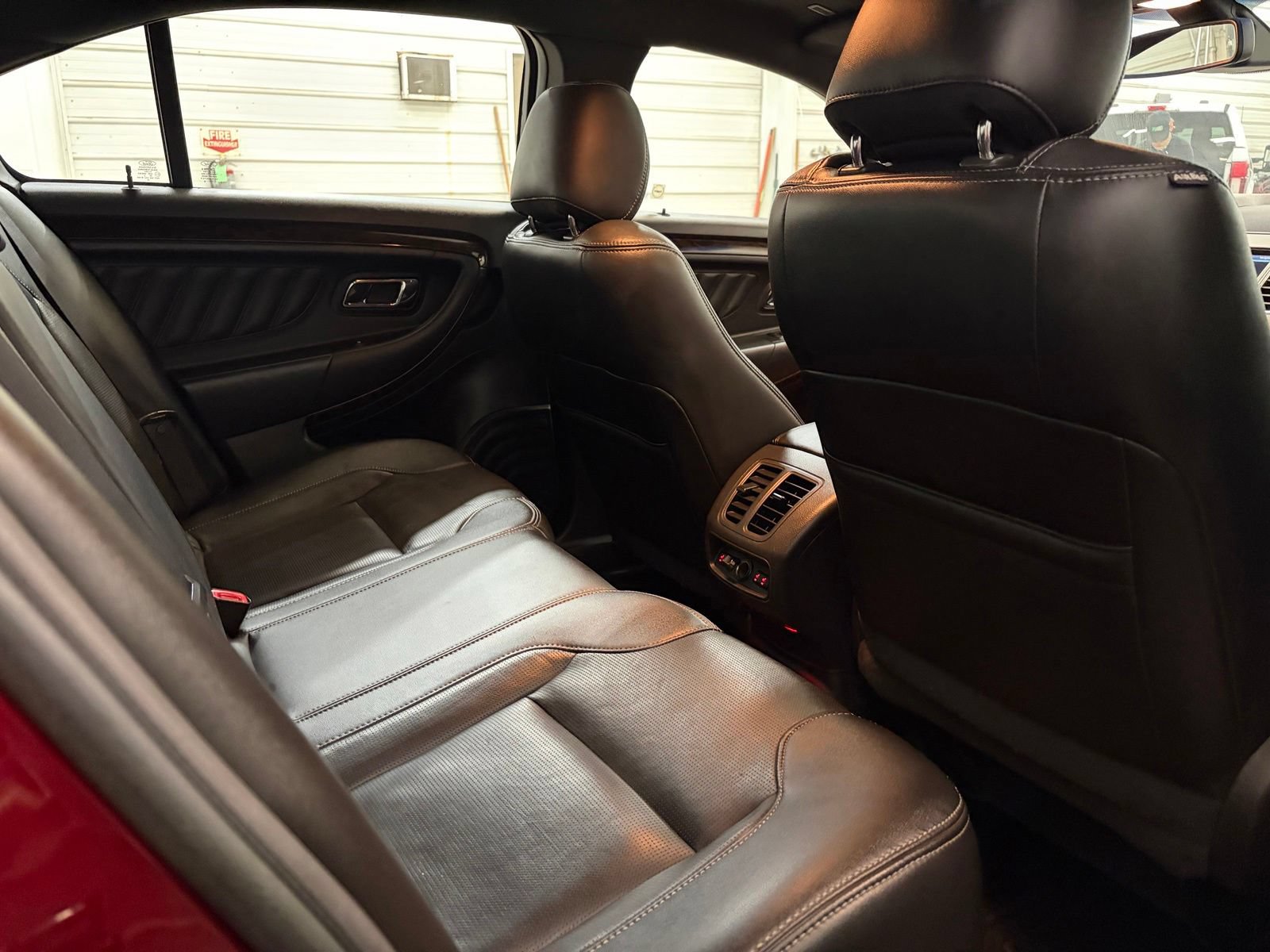 Used 2013 Ford Taurus Limited FWD image 30