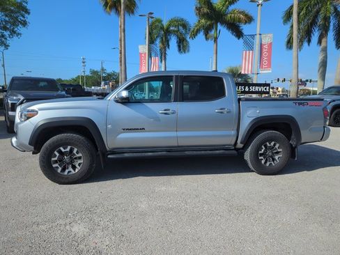 Used 2023 Toyota Tacoma TRD Off-Road w/ TRD Premium Off Road Package image 6