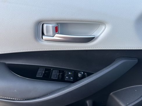 Used 2025 Toyota Corolla SE image 11