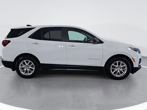 Certified 2024 Chevrolet Equinox LS w/ LS Convenience Package image 2