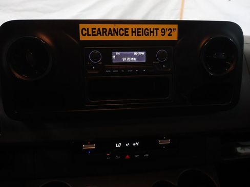 Used 2019 Mercedes-Benz Sprinter 144 image 18