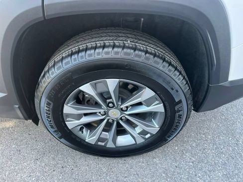 Used 2025 Chevrolet Equinox LT AWD/4WD image 17