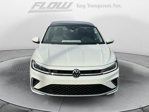 New 2026 Volkswagen Jetta SE image 2
