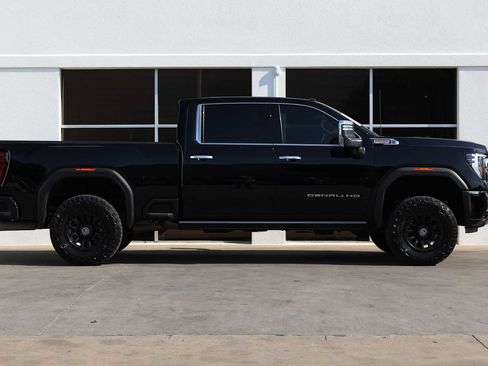 Used 2024 GMC Sierra 2500 Denali w/ Denali Reserve Package AWD/4WD image 8
