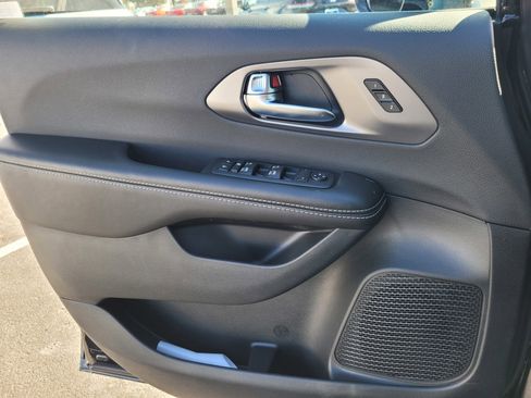 New 2026 Chrysler Pacifica Select image 25