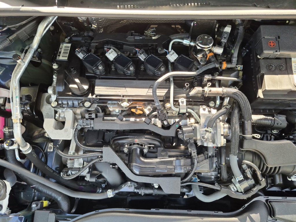 Used 2025 Toyota Corolla LE FWD image 14