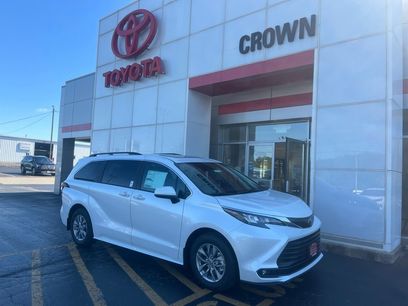 New 2025 Toyota Sienna XLE