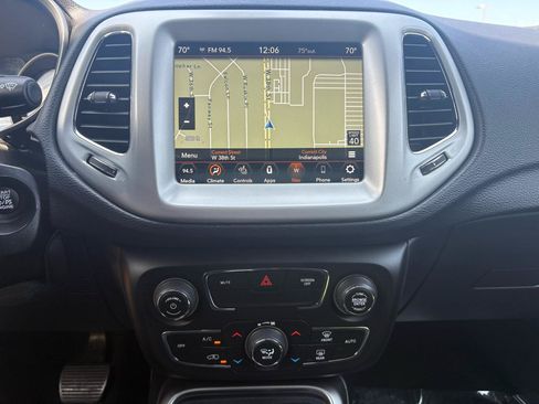 Used 2021 Jeep Compass Latitude AWD/4WD image 31