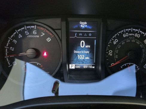 Used 2018 Toyota Tacoma SR w/ SR Convenience Package image 15