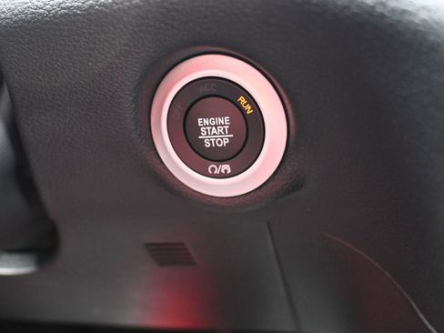 New 2026 Chrysler Pacifica Limited image 14