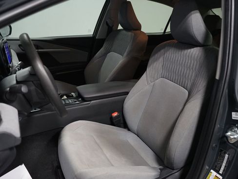 Certified 2025 Toyota Camry LE image 27