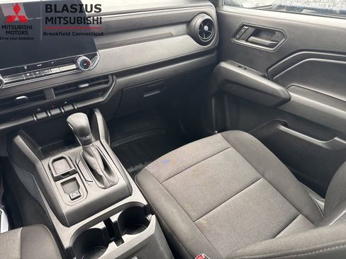 Used 2023 Chevrolet Colorado W/T RWD image 16