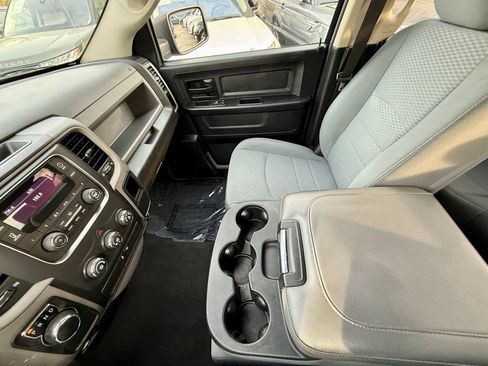 Used 2017 RAM 1500 Express RWD image 32