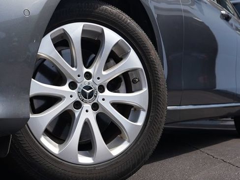 Used 2018 Mercedes-Benz E 300 4MATIC image 28