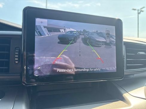 Used 2023 Ford Explorer XLT w/ Class IV Trailer Tow Package AWD/4WD image 24