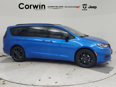 New 2026 Chrysler Pacifica Limited
