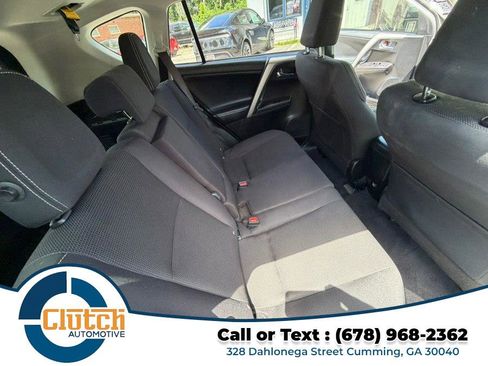 Used 2018 Toyota RAV4 XLE FWD image 8