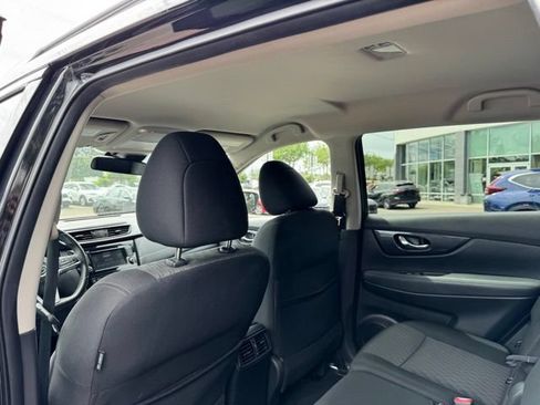 Used 2019 Nissan Rogue SV AWD/4WD image 13