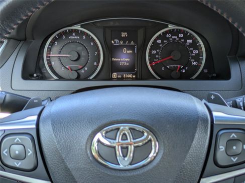 Used 2016 Toyota Camry SE w/ Moonroof Package FWD image 28