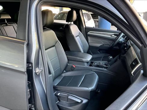 Used 2023 Volkswagen Atlas Cross Sport SE image 8