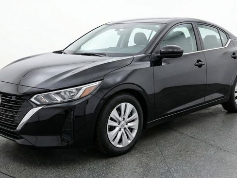 Used 2025 Nissan Sentra S FWD image 3