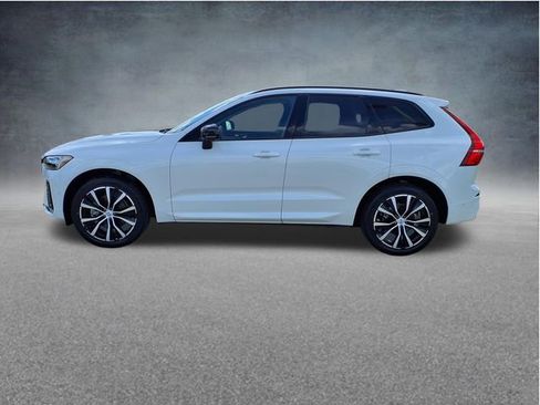 Used 2025 Volvo XC60 B5 Plus AWD/4WD image 5