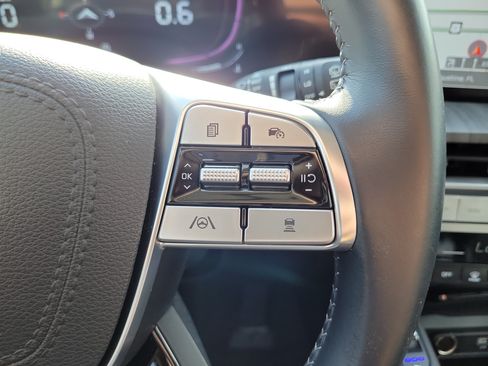 Used 2024 Kia Telluride EX w/ EX Captain's Chair Package FWD image 30