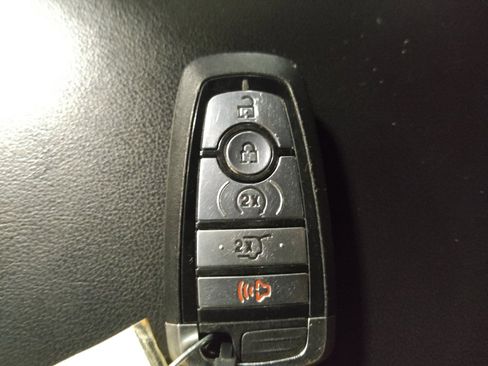 Used 2020 Ford Explorer XLT w/ Equipment Group 202A RWD image 32