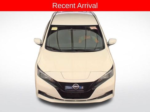 Used 2025 Nissan Leaf S FWD image 2