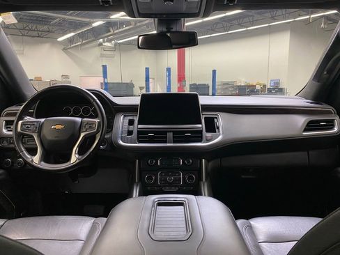 Used 2021 Chevrolet Suburban LT image 22