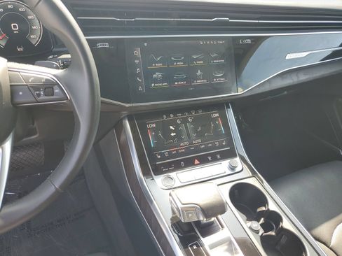 Used 2022 Audi Q8 Prestige AWD/4WD image 25