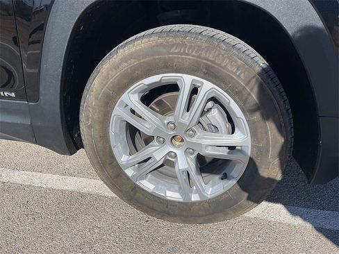 Used 2023 GMC Terrain SLE w/ Driver Convenience Package image 10