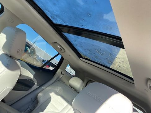 Used 2022 GMC Terrain Denali image 40