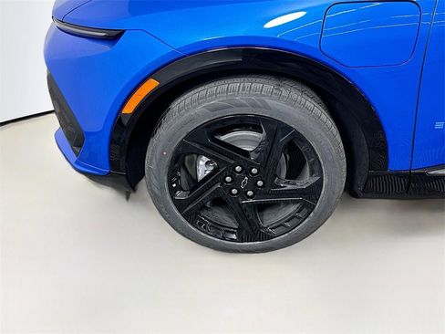 New 2026 Chevrolet Equinox EV RS image 25