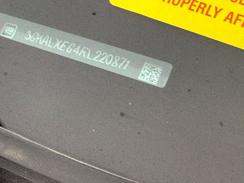 Used 2024 GMC Terrain Denali w/ Denali Premium Package image 8