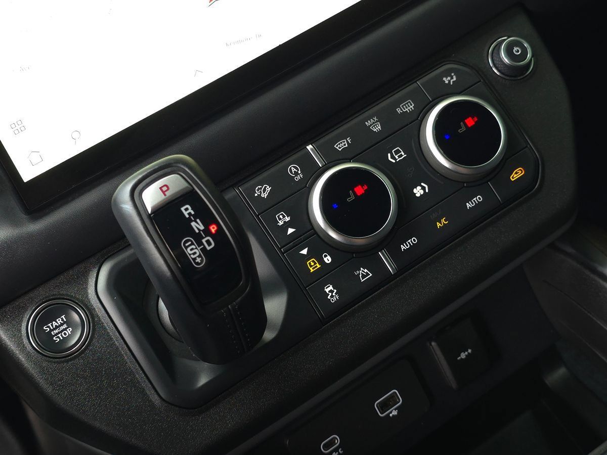 Used 2023 Land Rover Defender 130 X AWD/4WD image 66